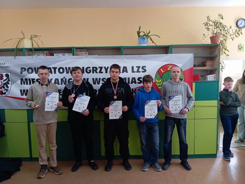 szachy Janowice powiat LZS 2 4271