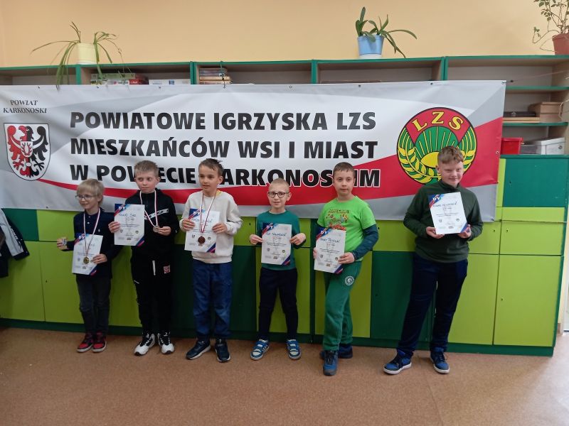 szachy Janowice powiat LZS 4 4273