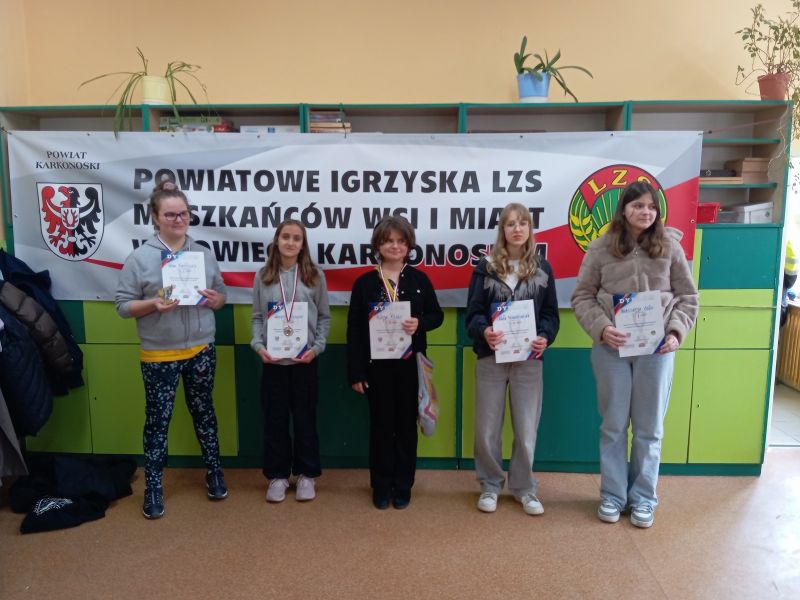 szachy Janowice powiat LZS 7 4276