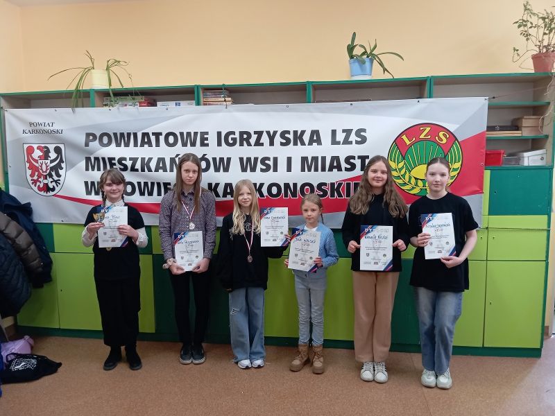 szachy Janowice powiat LZS 8 4277